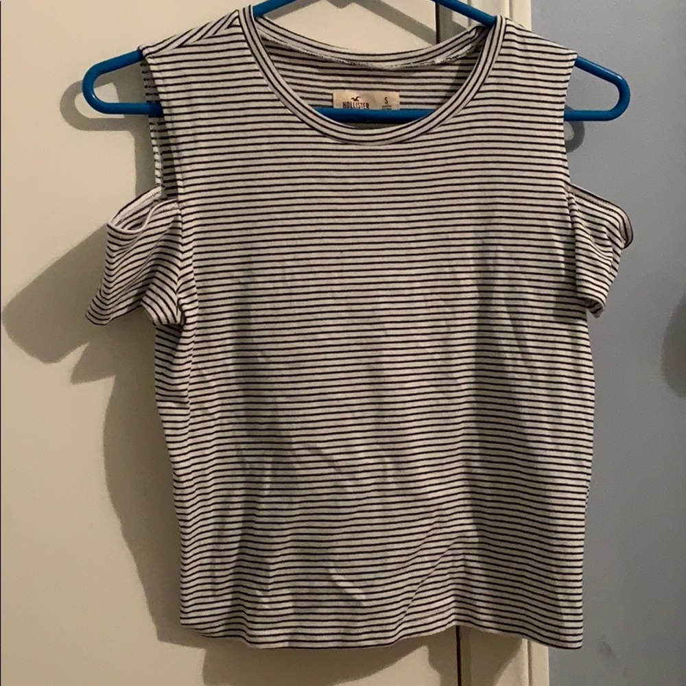Cute cut out shoulder stripe top